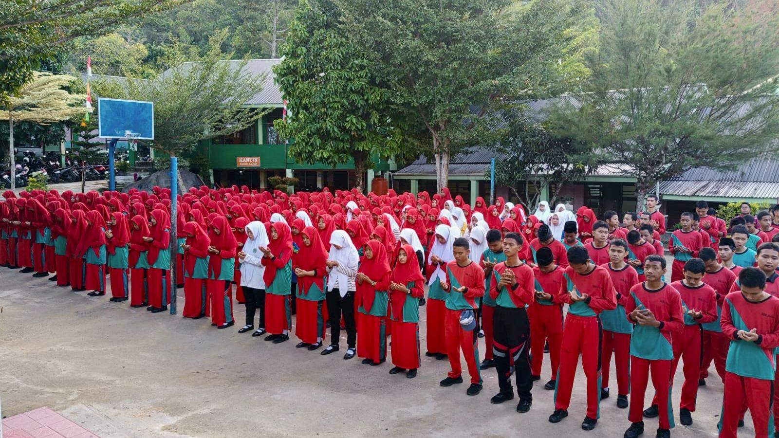 MAN Sibolga Galang Doa dan Donasi untuk Korban Gempa NTT